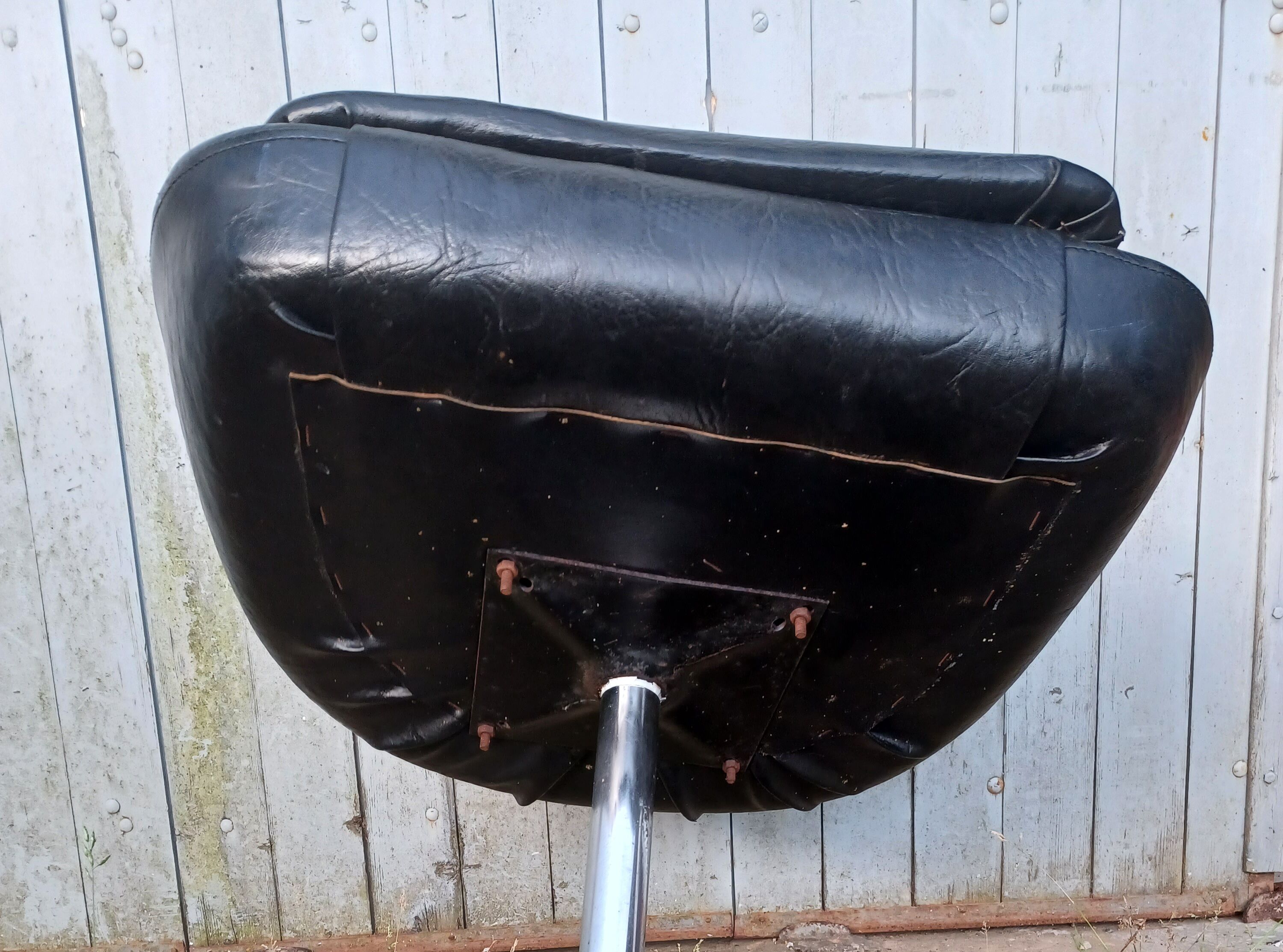 Swivel chair, 70