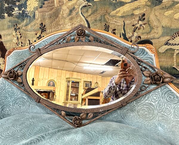 Miroir mural losange d’époque art deco en fer forgé, vers 1920