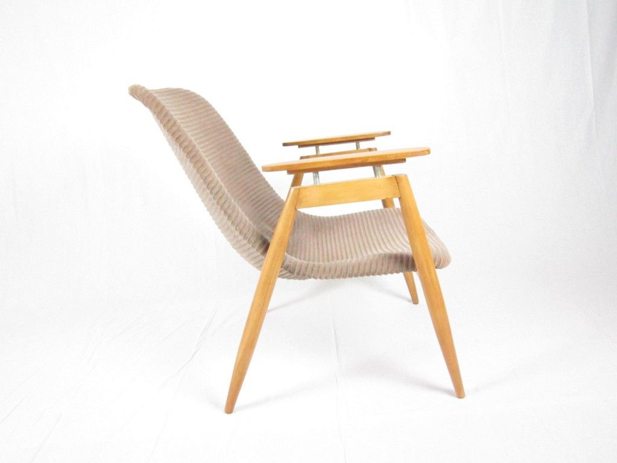 Fauteui par Miroslav Navrátil 1950s