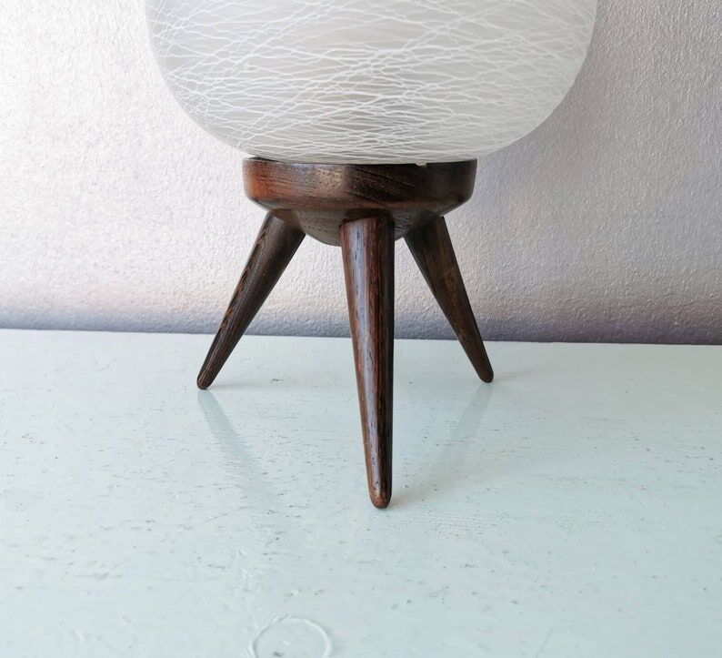 Danish vintage wooden tripod table lamp, 1970