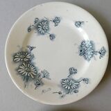 Set of 8 flat plates, Givors faience, daisy model