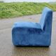 Canapé modulable composé de 5 chauffeuses en velours bleu, circa 1980