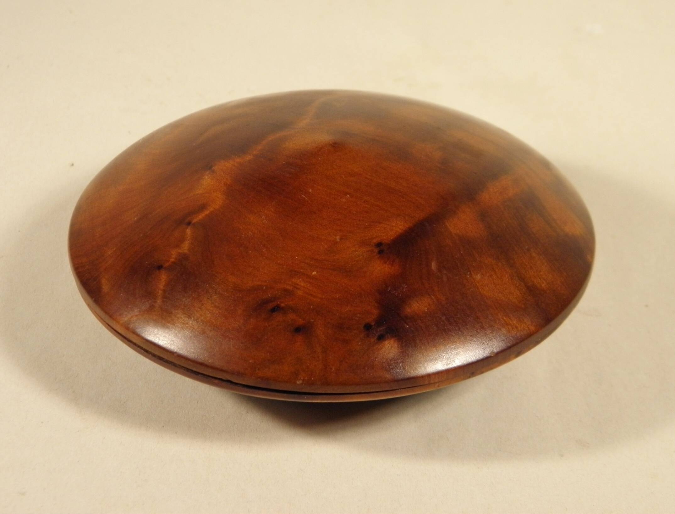 Round box 10 cm in thuja