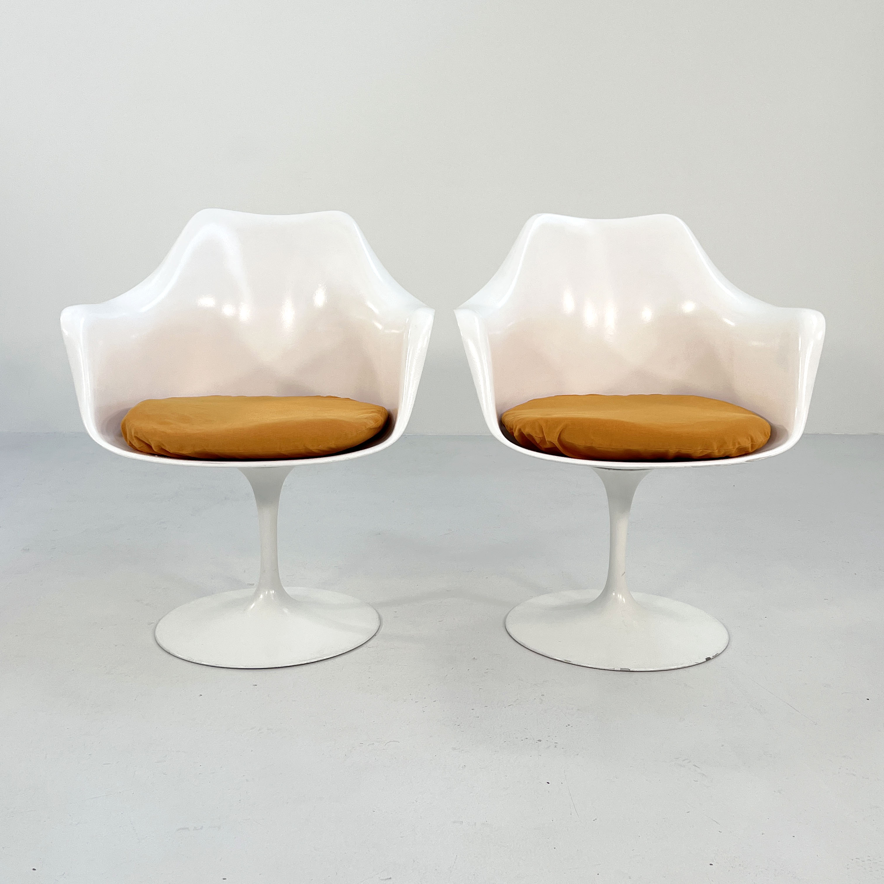 Pair of Swivel Tulip Armchairs by Eero Saarinen for Knoll, 1970