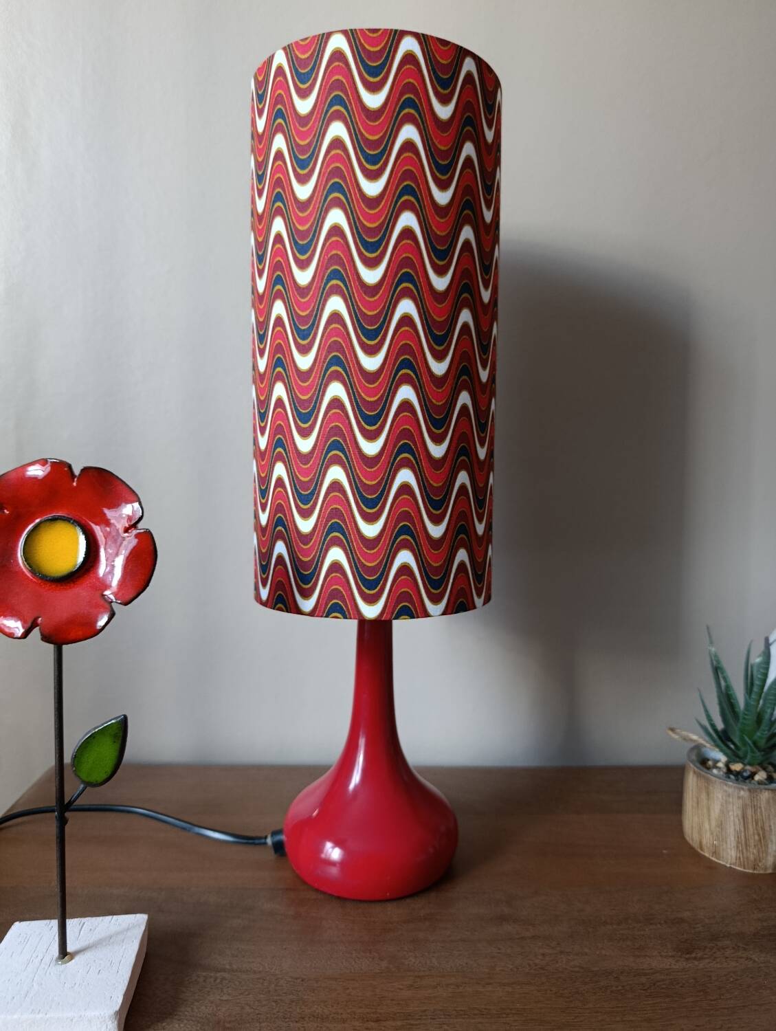 Red seventies lamp, tubular lampshade with ripple print