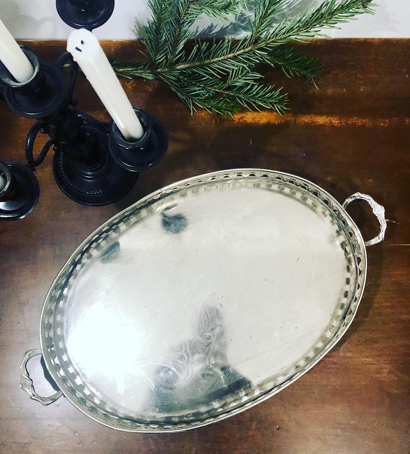 Oriental silver metal top