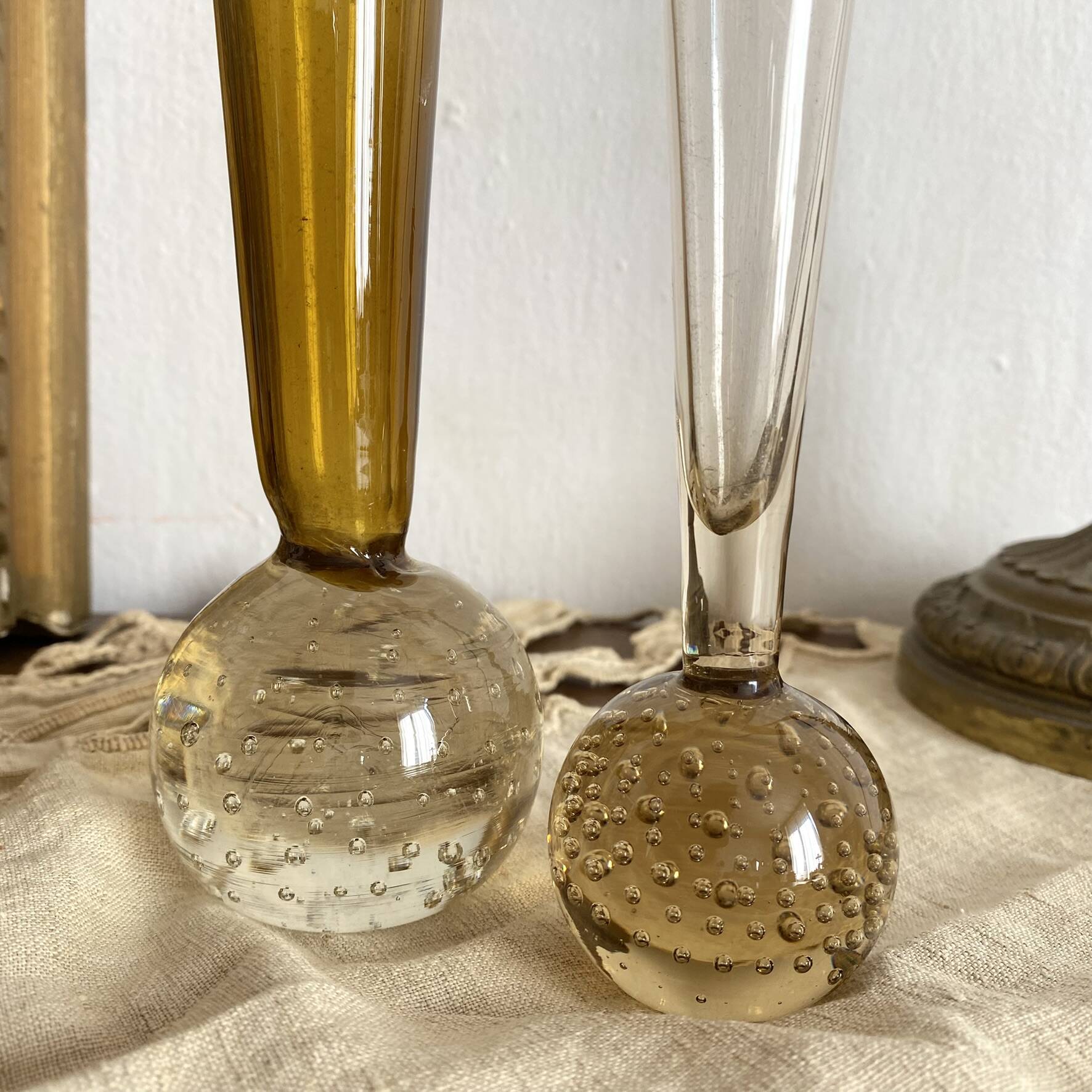 Soliflores vintage en verre bullé teinté
