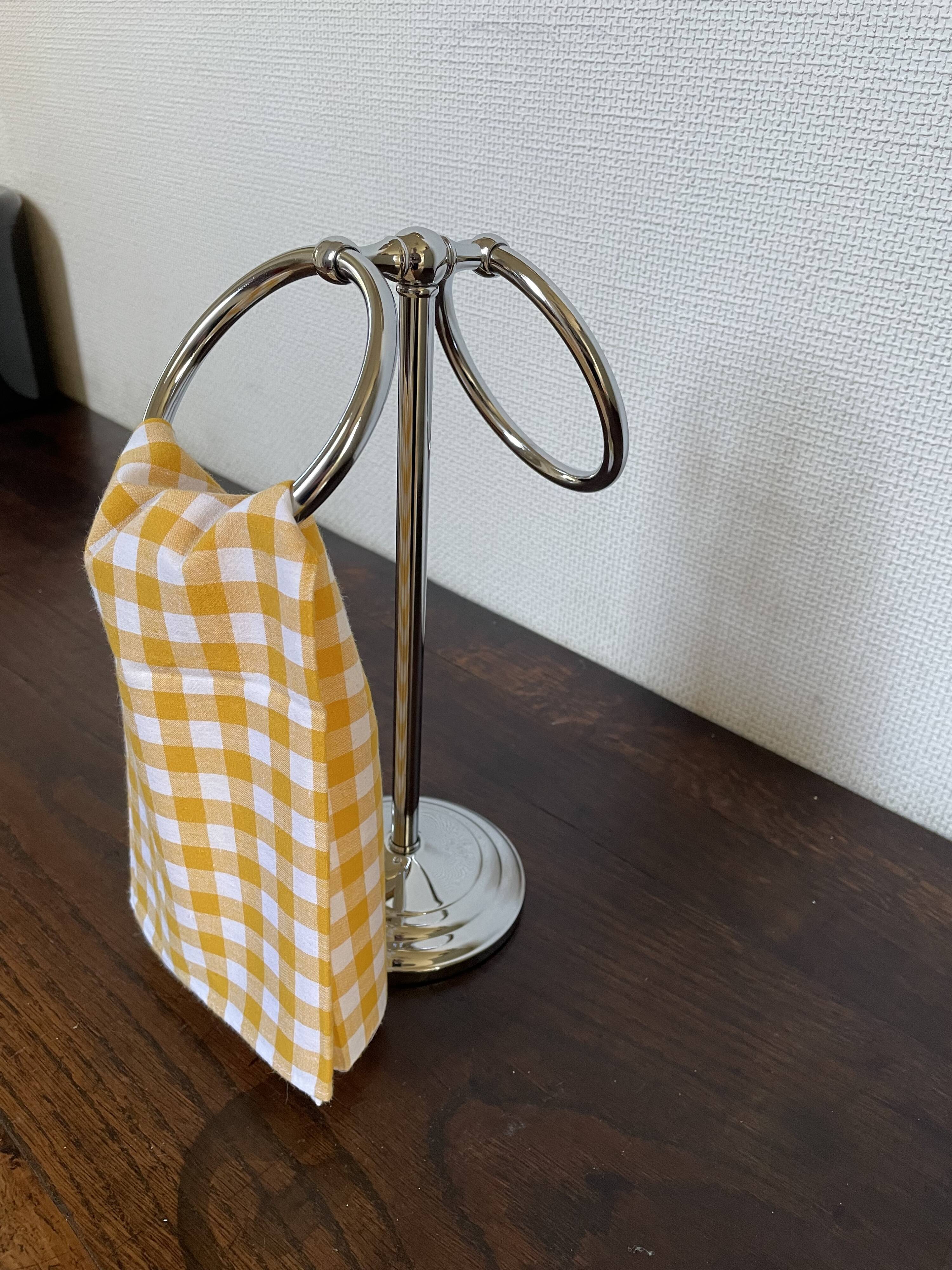 Chrome countertop towel rack