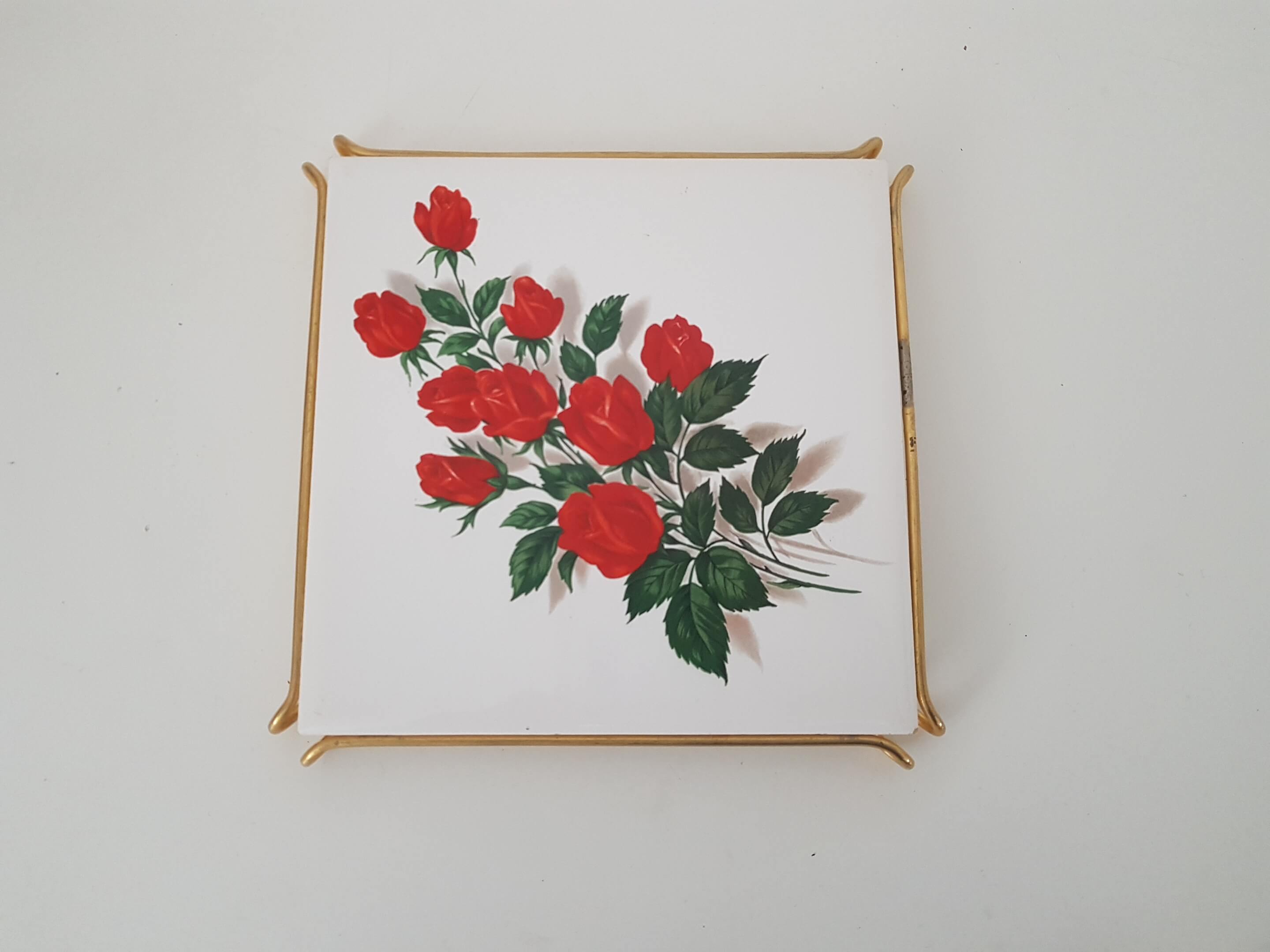 Underside faience bouquet of roses- Vintage