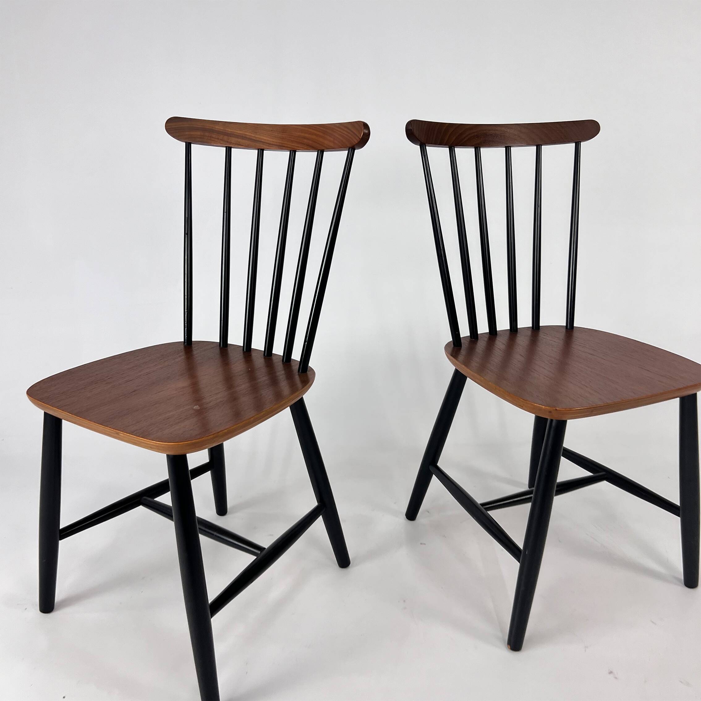 Set of 2 Mid Century Scandinavian Spindle Back Chairs, 1970s