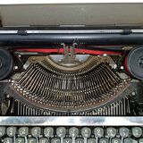 Japy portable typewriter with its original briefette