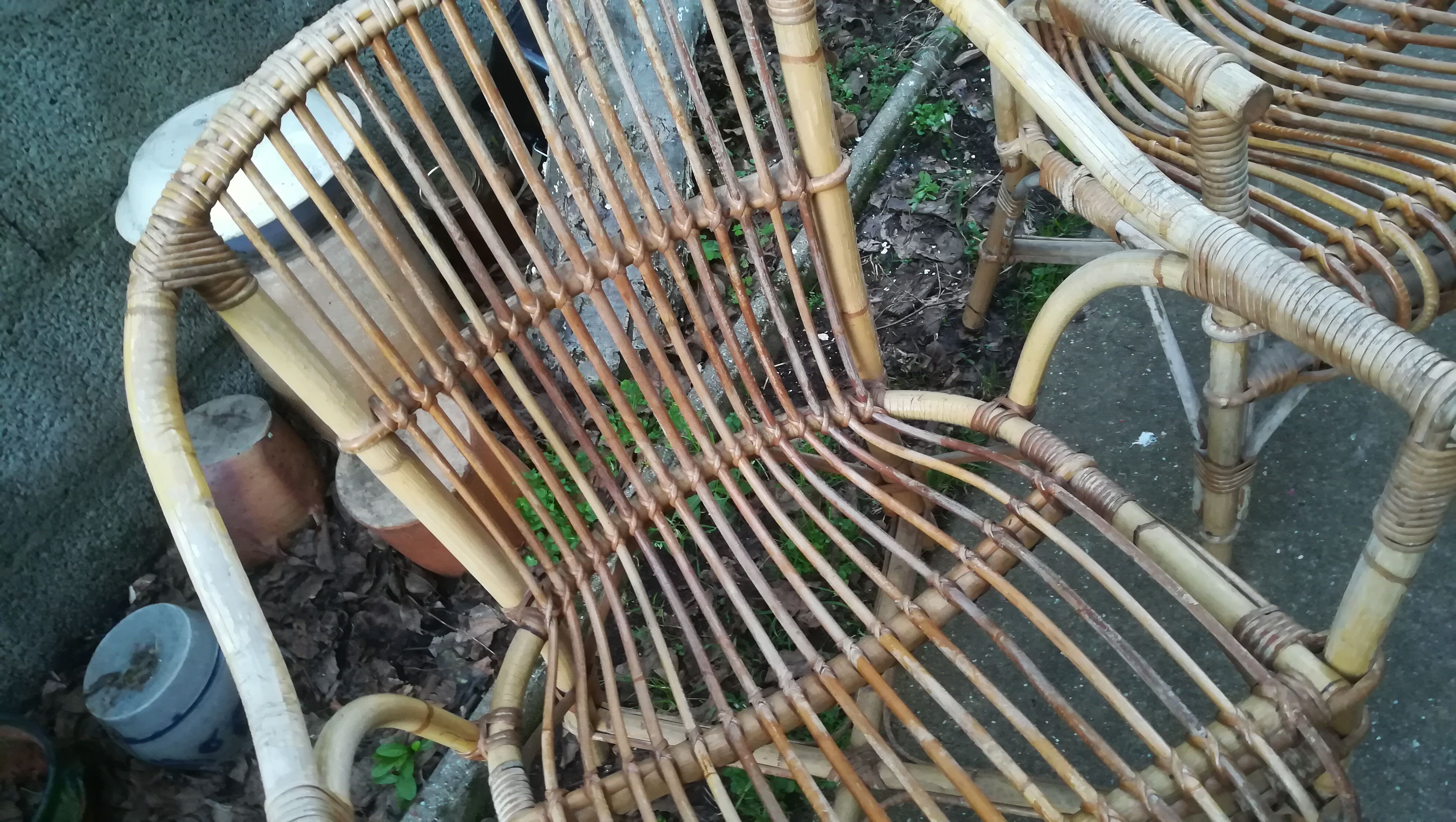 Paire de fauteuils en rotin patinés naturels