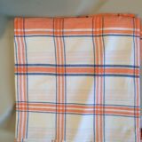 Checkered tablecloth typical of the 70s