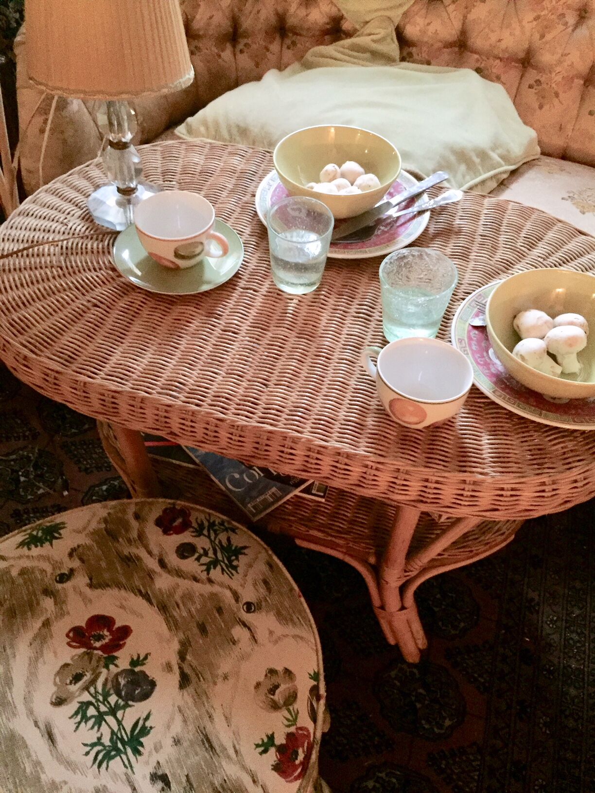 Toad in cloth armchair and its Ottoman