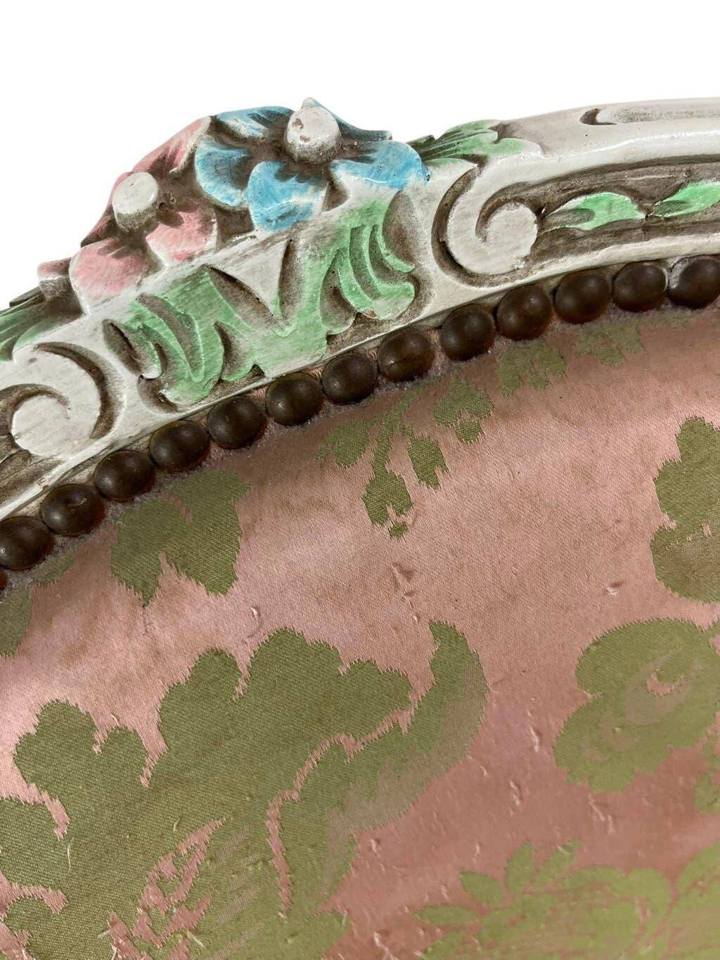 Chaise baroque vintage avec accent rose/vert
