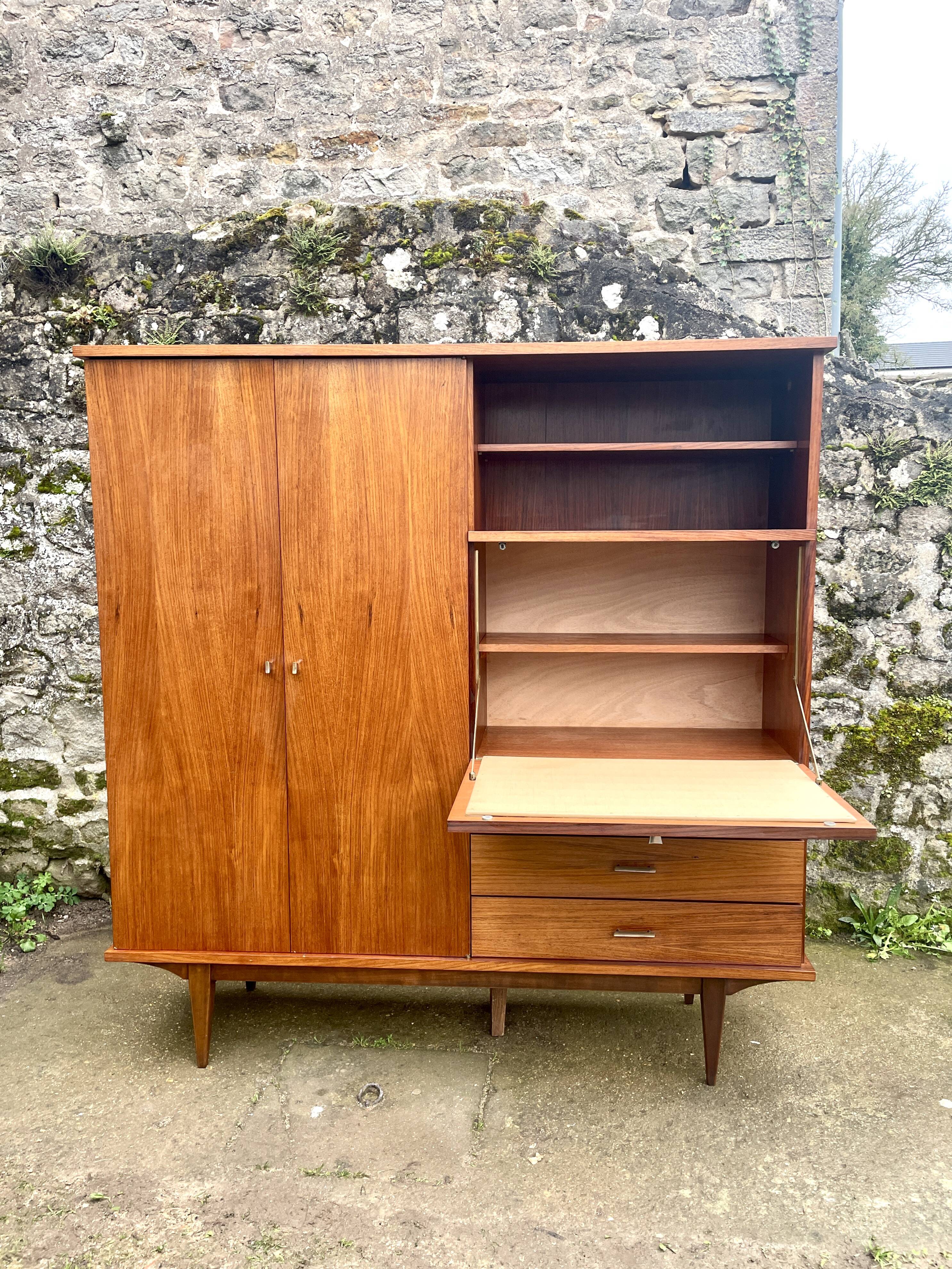 Meuble secrétaire armoire penderie 1950 placage teck
