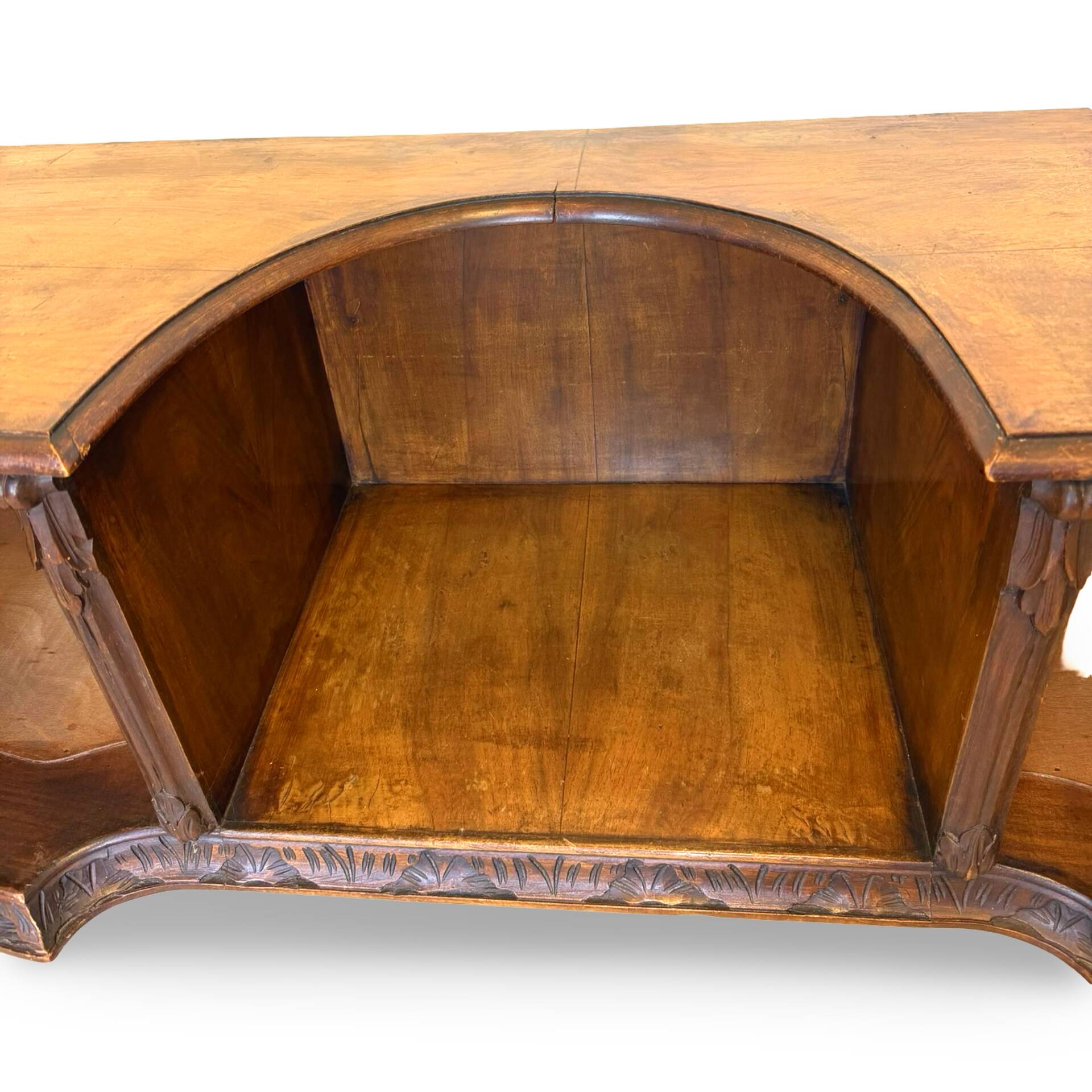 Italian console/petinus from the 1930s.