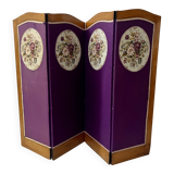 Four-panel screen decorated with an oval tapestry from the 20th century.