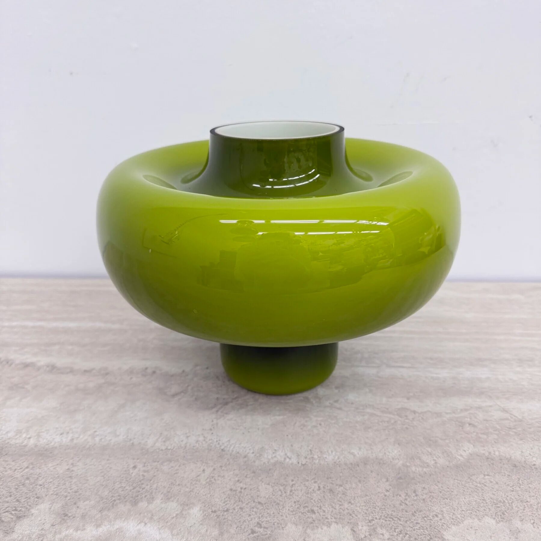 Mid-century design green glass Swedish table lamp, 1970s