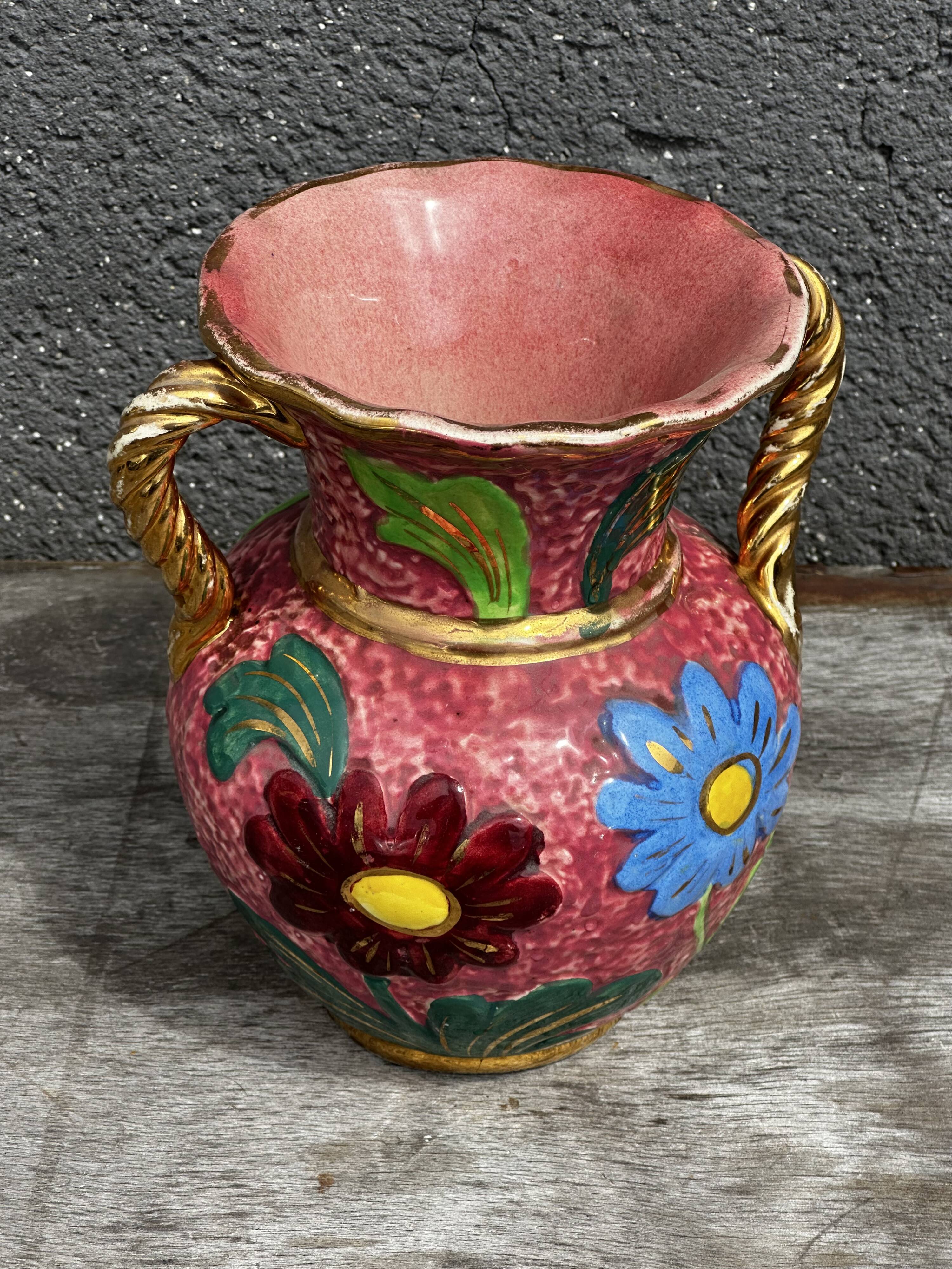 Vase Vallauris rose bonbons décor Floral H 20 cm