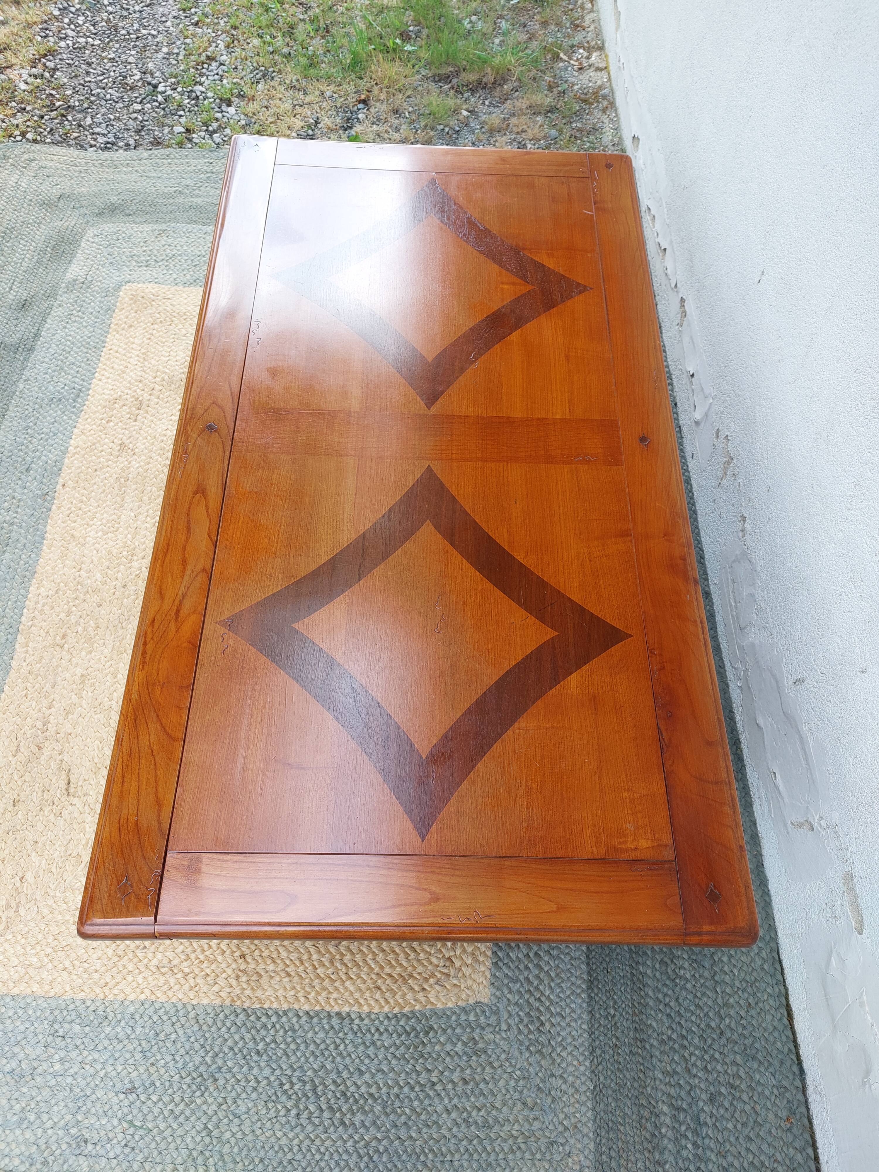 Solid wood coffee table, large drawer