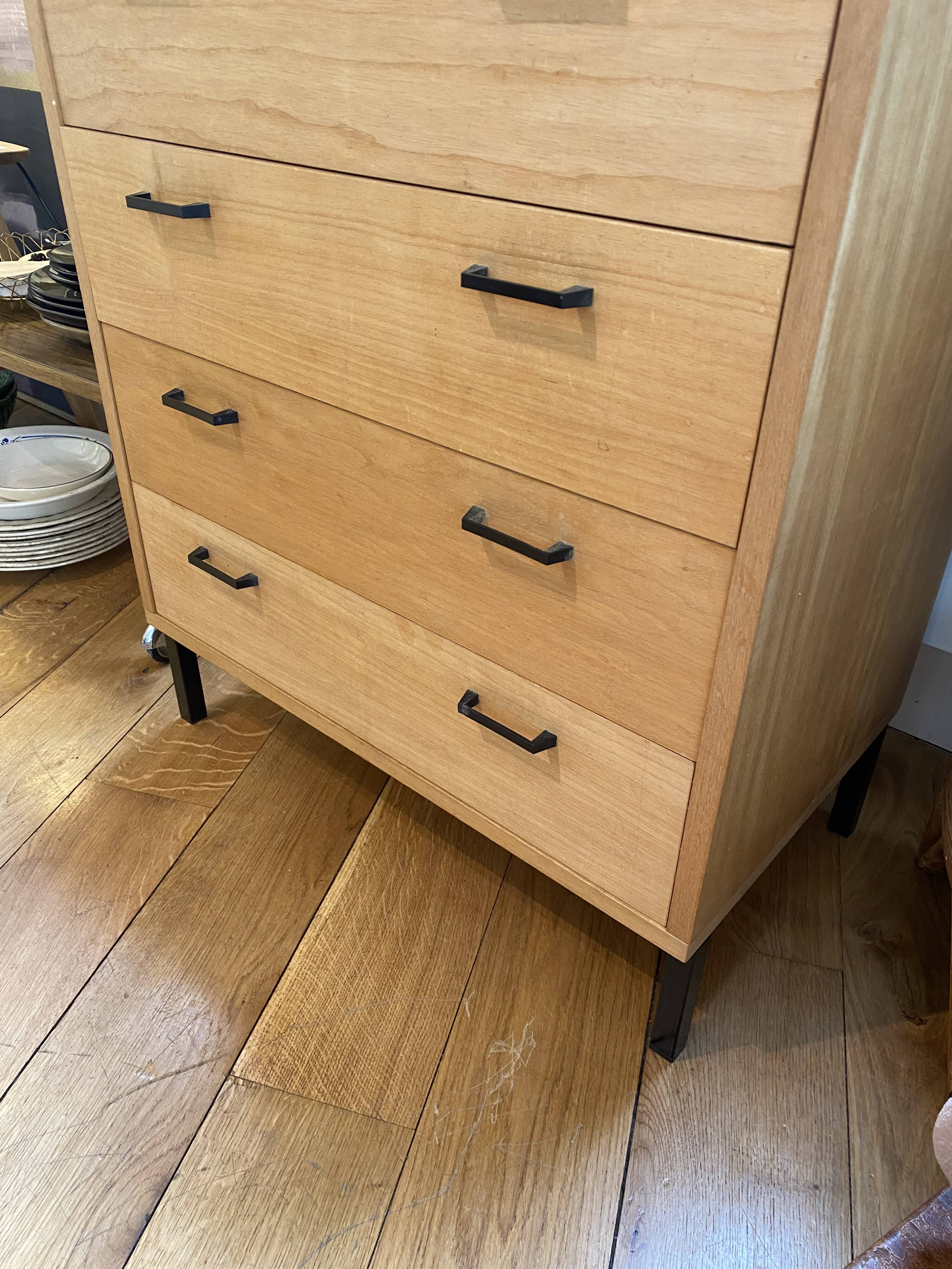 Small vintage chest of drawers