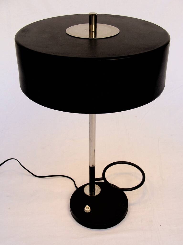 Designer desk lamp 1950, lacquered metal and chrome.