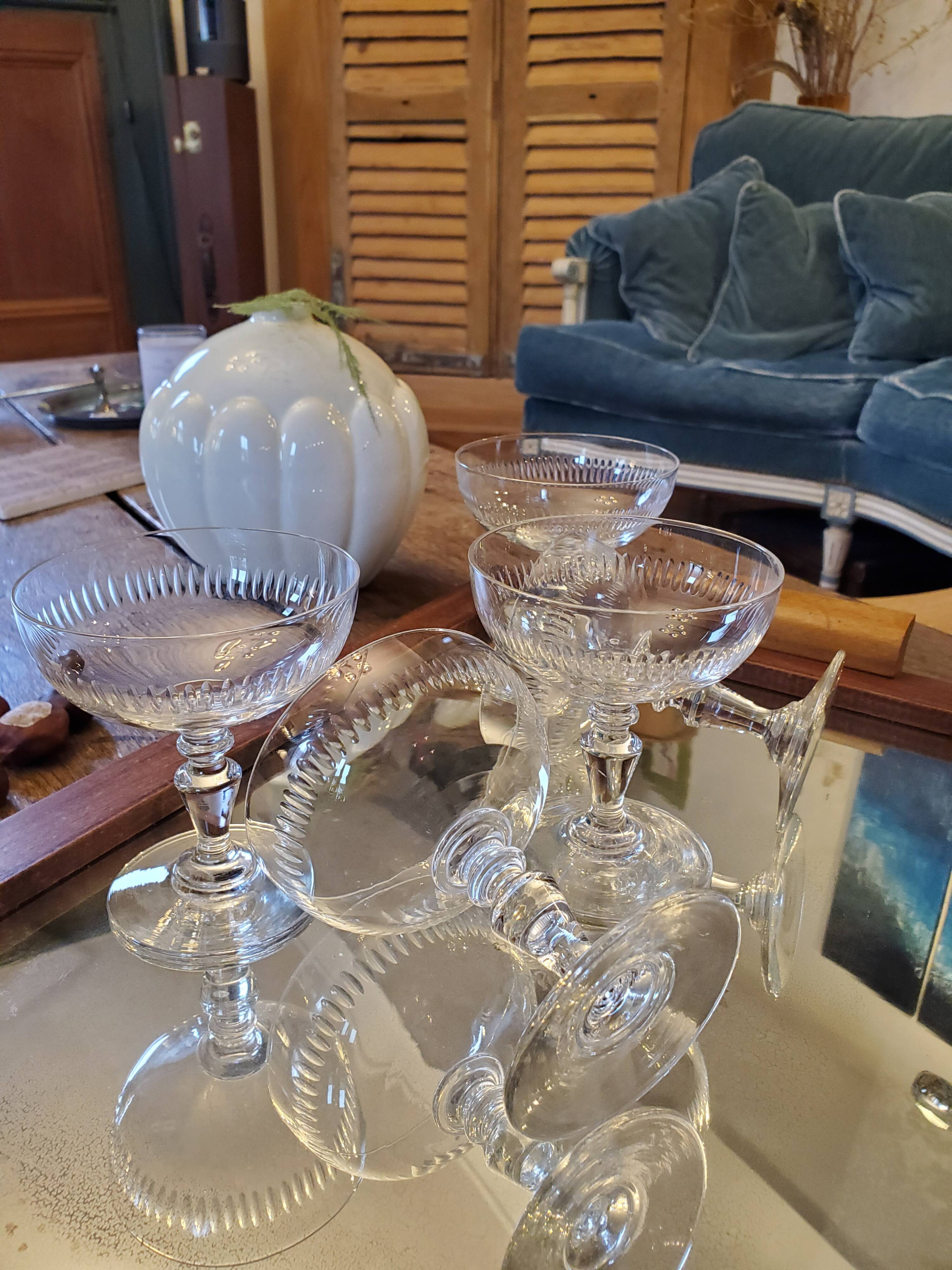 5 glasses of Champagne