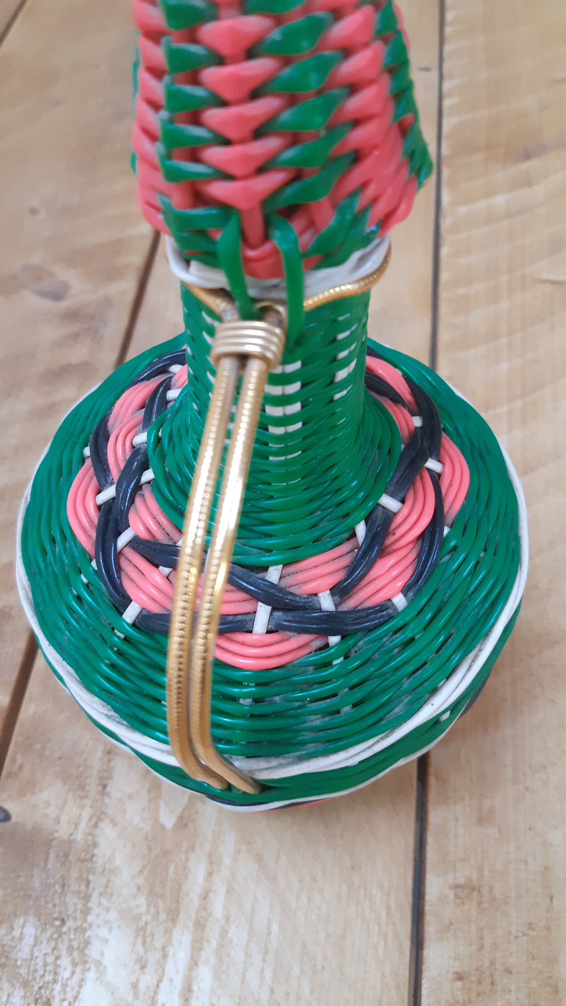 Demiojhn viresa scoubidou