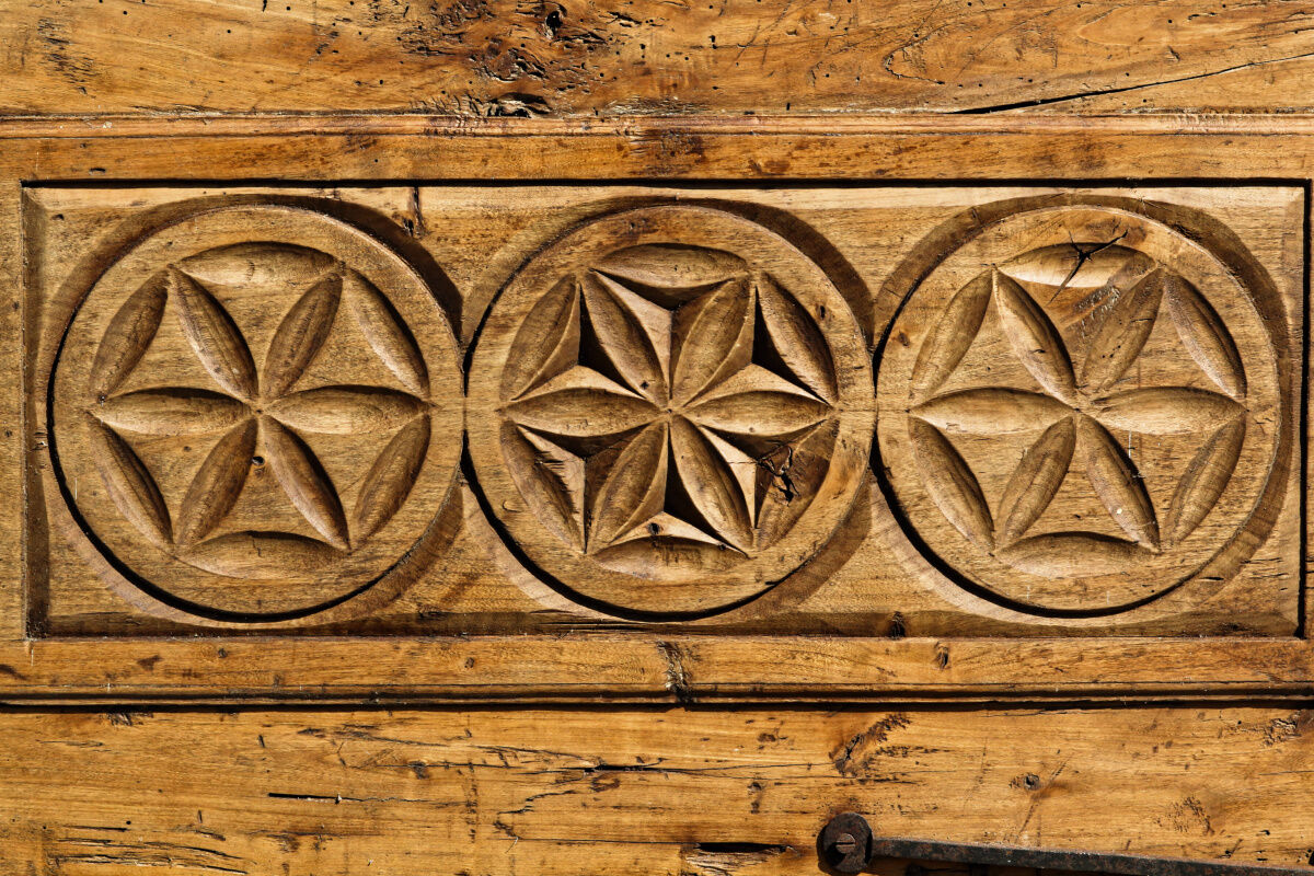 Ancient pine gate, regional folk art, 19th century