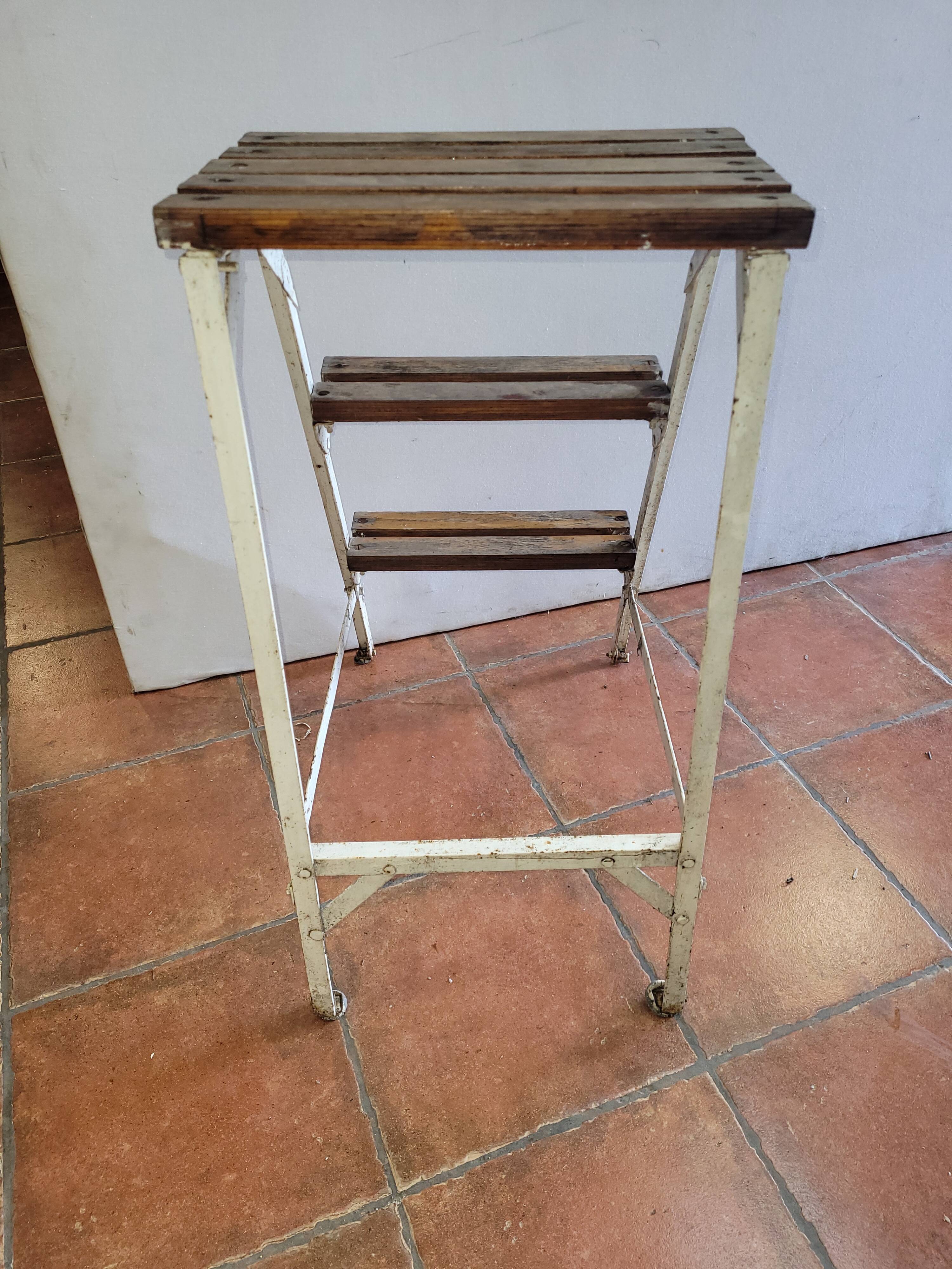 Riveted stepladder 3 steps