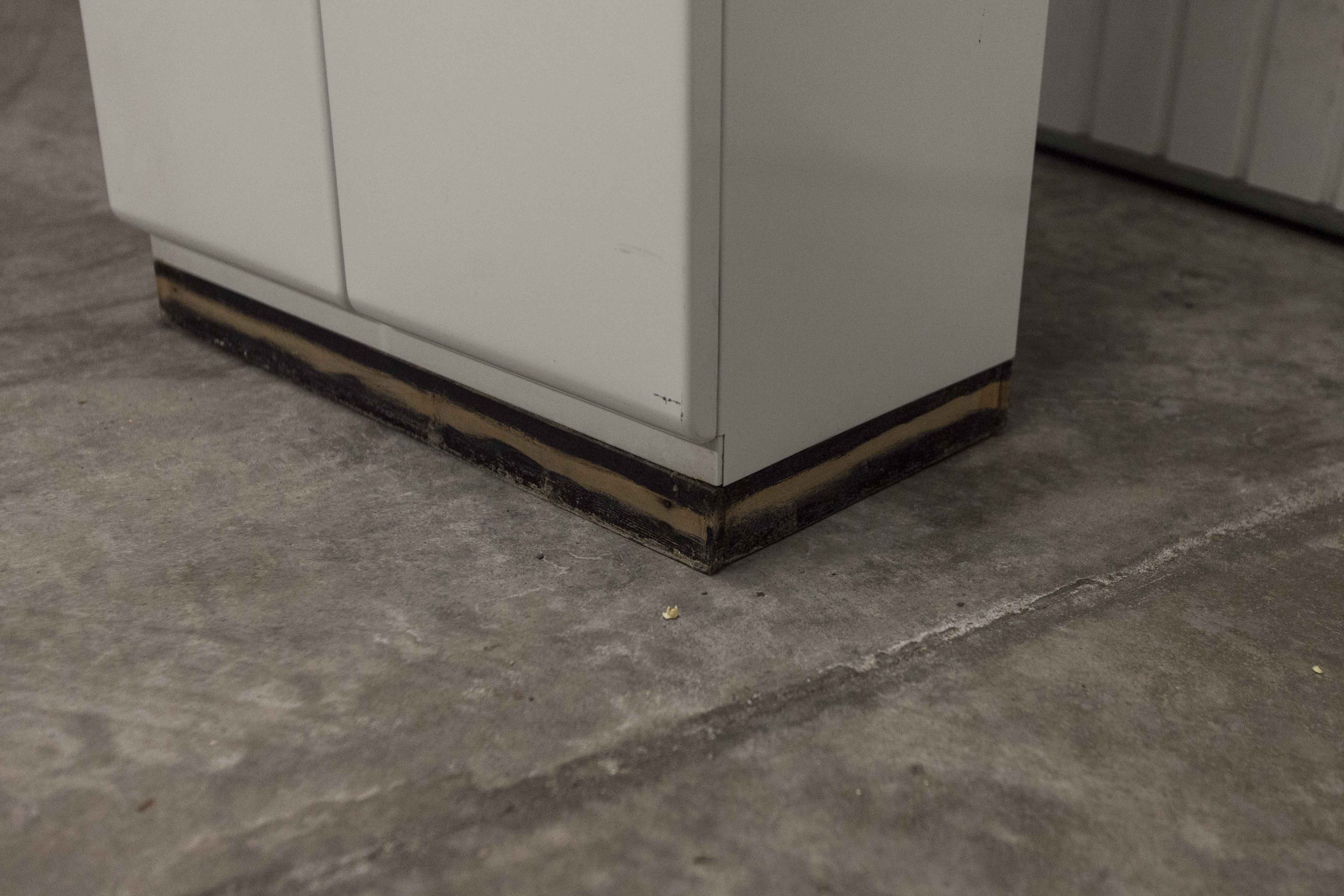 Bathroom cabinet in white metal 1960