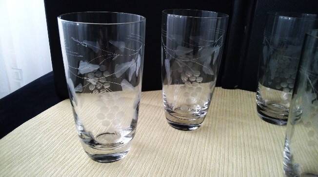 6 Verres à eau , orangeade ou bière en verre Décor gravé