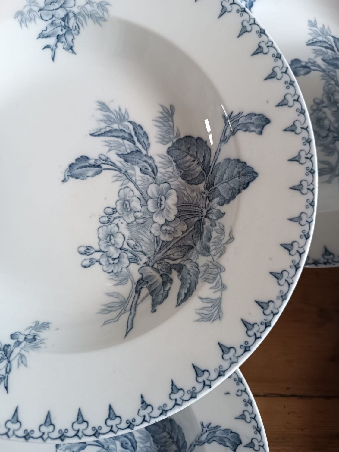 Set of 9 iron earth plates