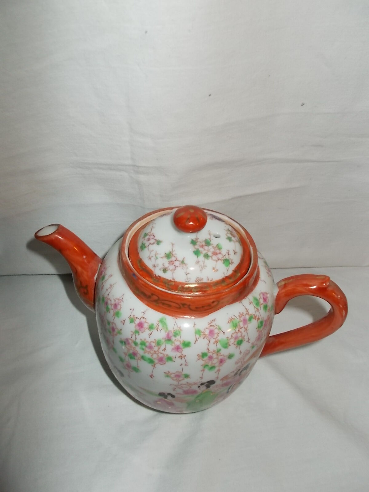 Very fine porcelain maruku china tea service