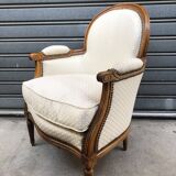 Pair of Louis XVI-style shepherdesses