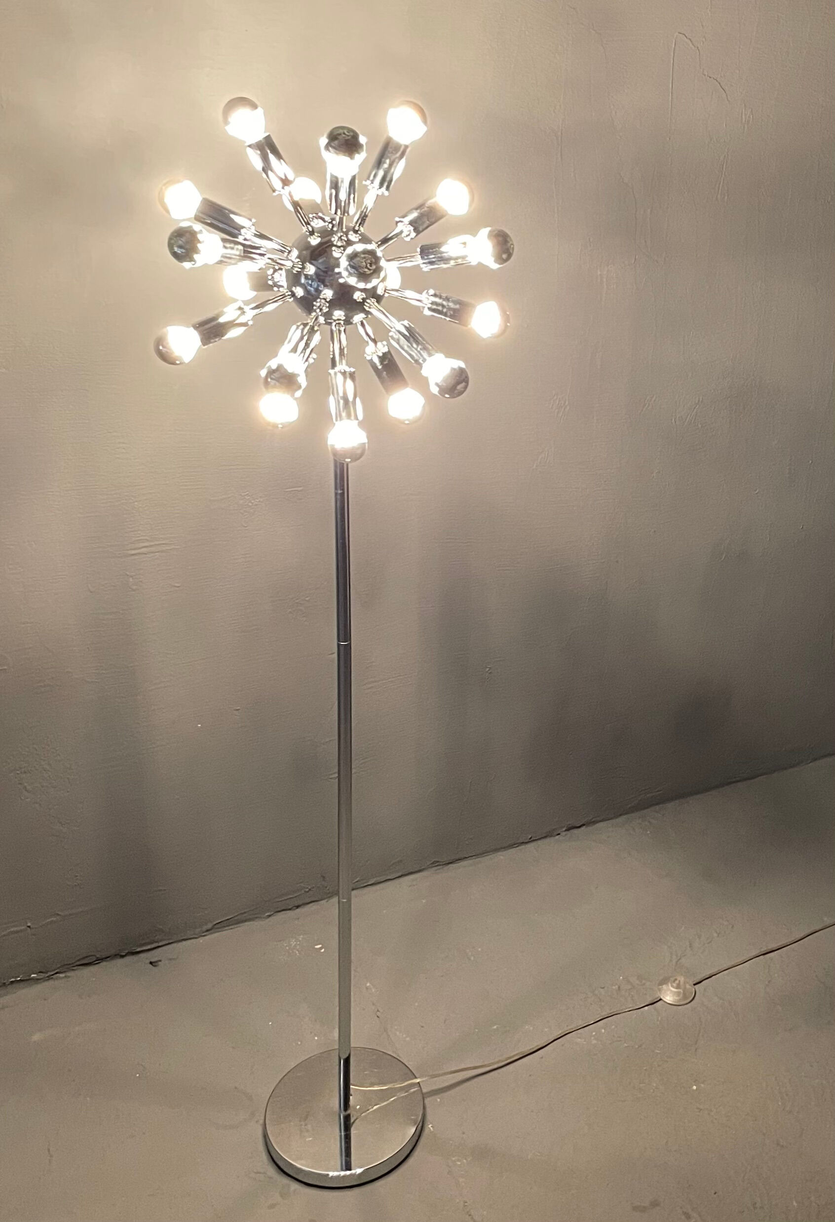 Sputnik floor lamp in Chrome 18 lights