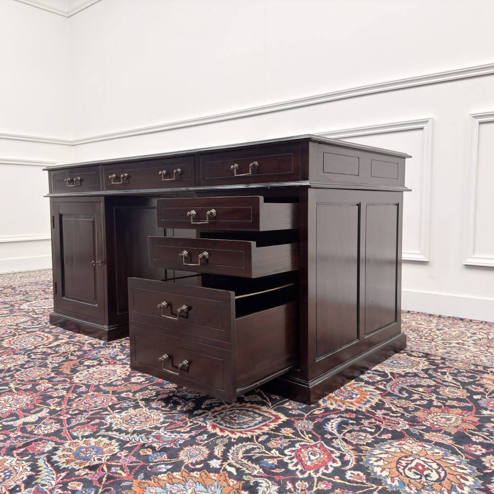 Bureau anglais classique avec incrustation en cuir