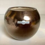 Small round vase, cracked golden ceramic.