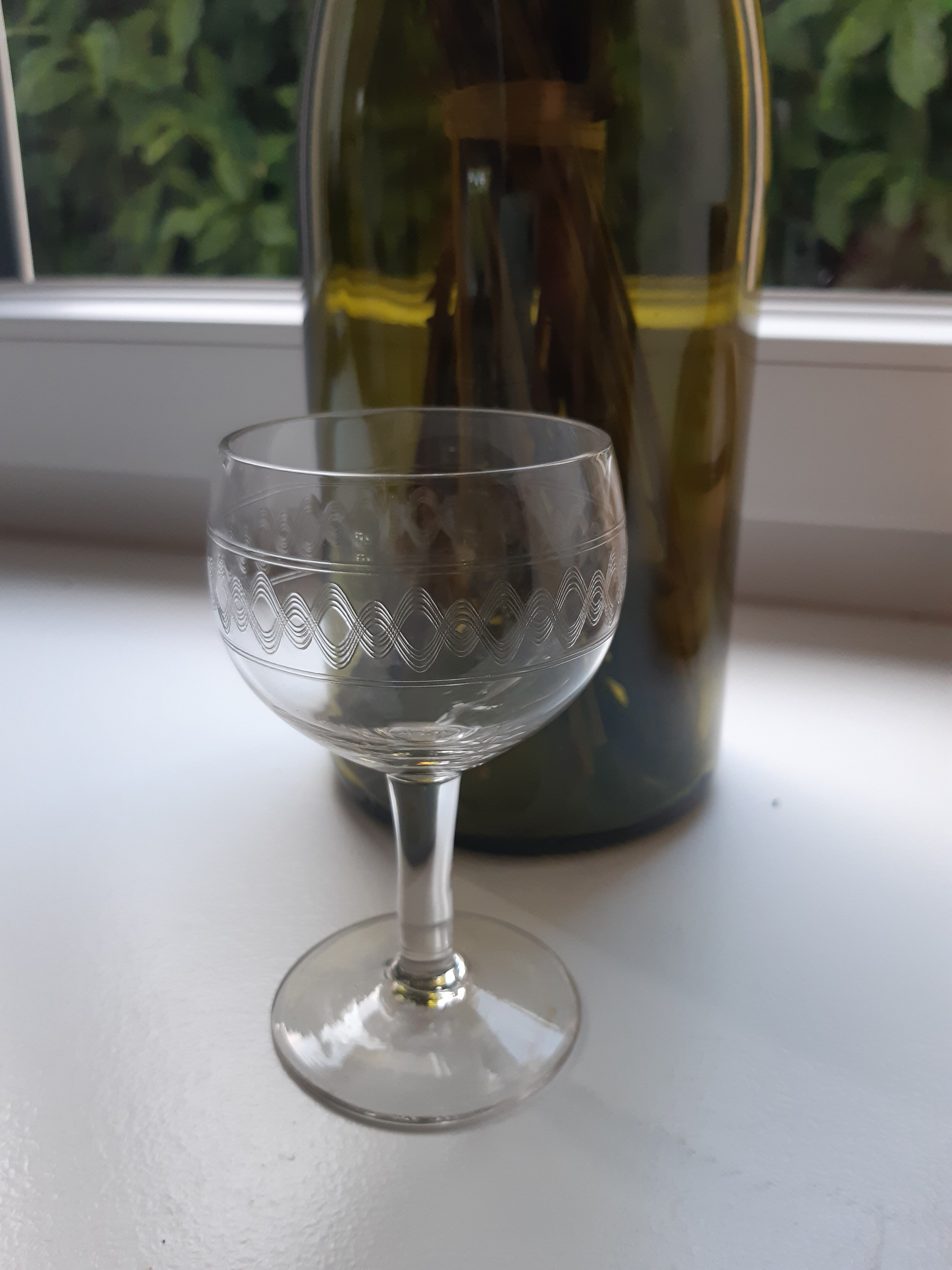 Set of 6 crystal wine glasses engraved 30s-40s
