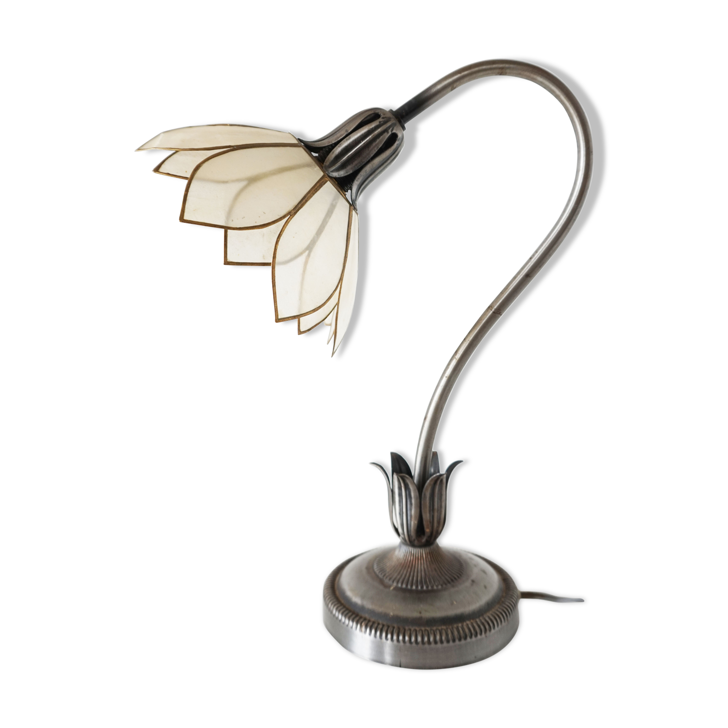 Metal flower lamp and ancient mother-of-pearl