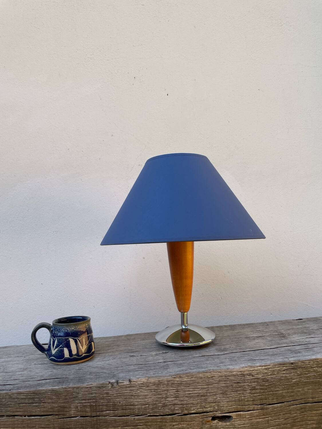 Scandinavian lamp in wood and metal