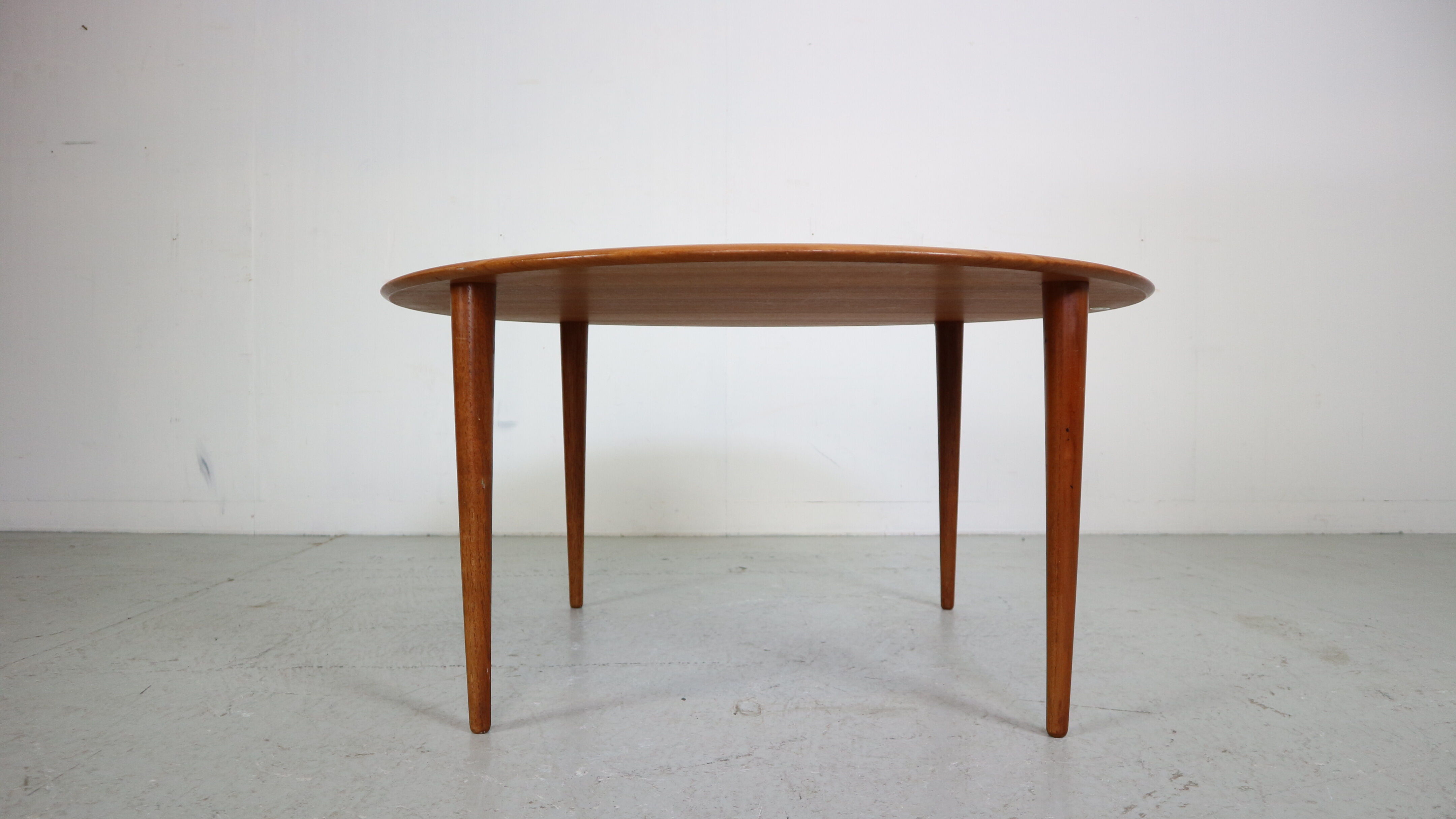 Peter Hvidt& Orla Mølgaard Nielsen Teak Round Coffee Table for France& Son, 1950