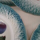 8 assiettes à dessert anciennes en barbotine