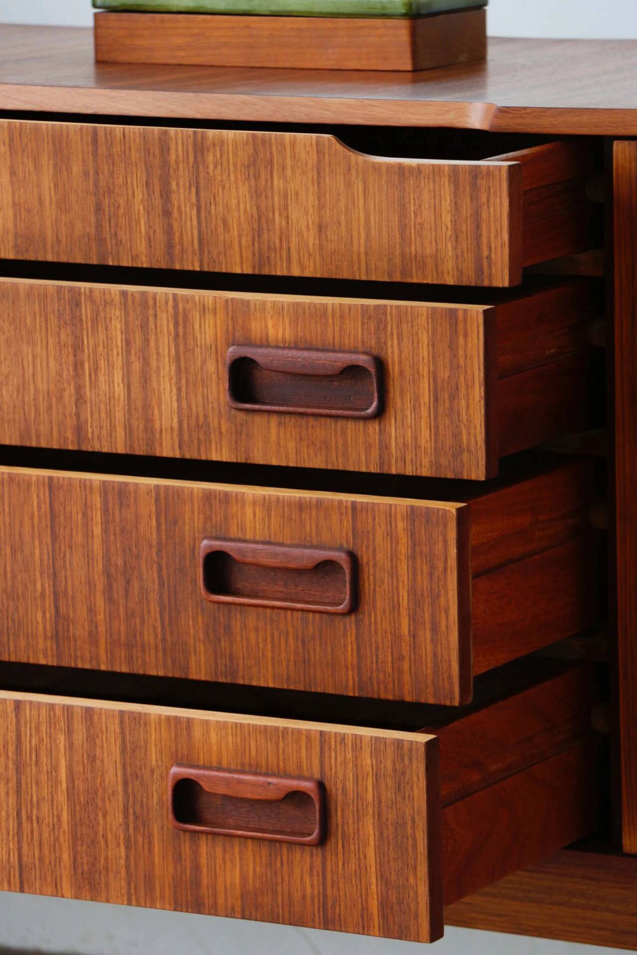 Vintage teak enfilade Beautility | Restored 1960s design