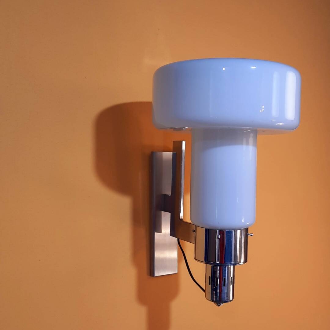 Flambeau light fixture in white opaline Murano glass, Circa 1970