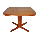 Scandinavian expandable central square table in teak