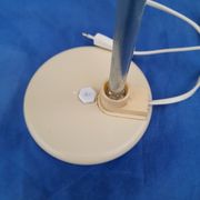 Lampe de bureau articulée en métal beige