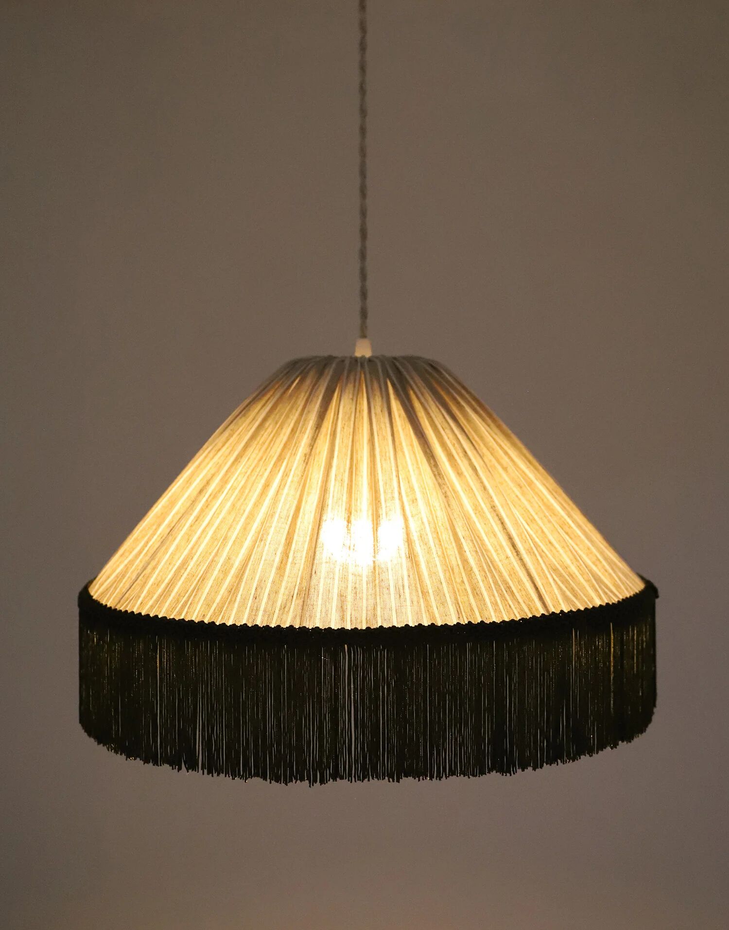 Suspension bella — rayures olive, franges bohème