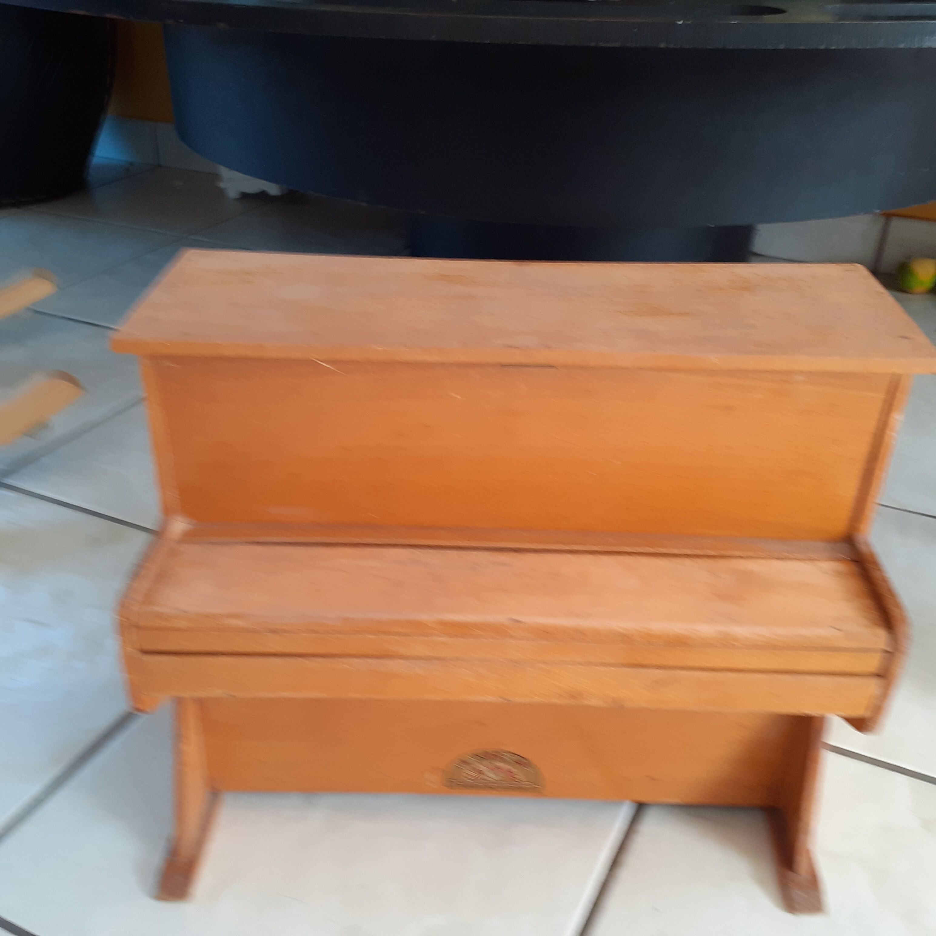 Antique piano toy all in wood, Pianocolor Jraas